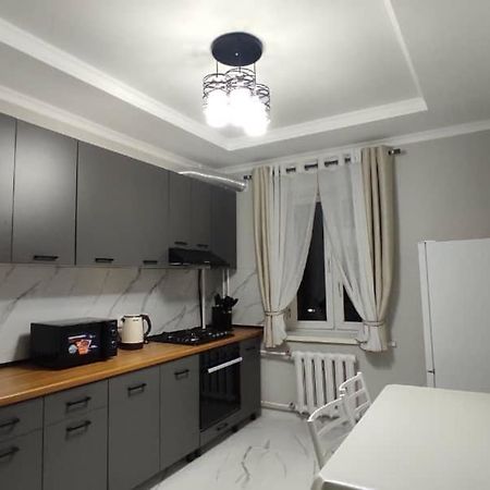 Apartment In Street Toktogula 77 Bisjkek Eksteriør billede