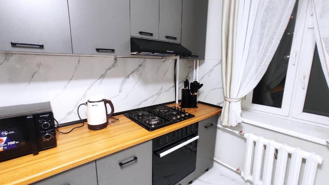Apartment In Street Toktogula 77 Bisjkek Eksteriør billede
