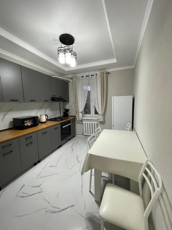 Apartment In Street Toktogula 77 Bisjkek Eksteriør billede