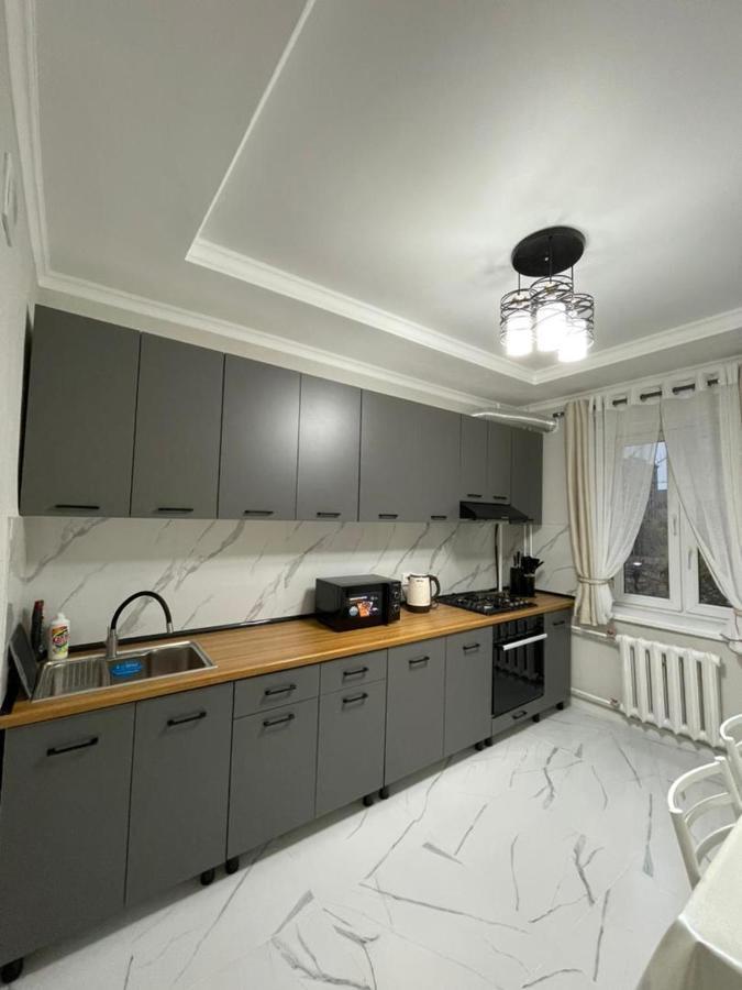 Apartment In Street Toktogula 77 Bisjkek Eksteriør billede
